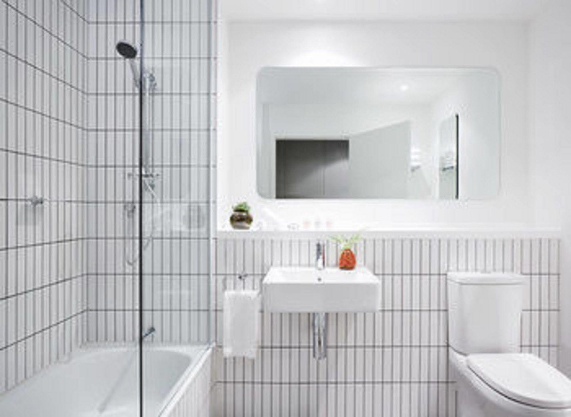 Art Series - The Larwill Studio Melbourne Luaran gambar